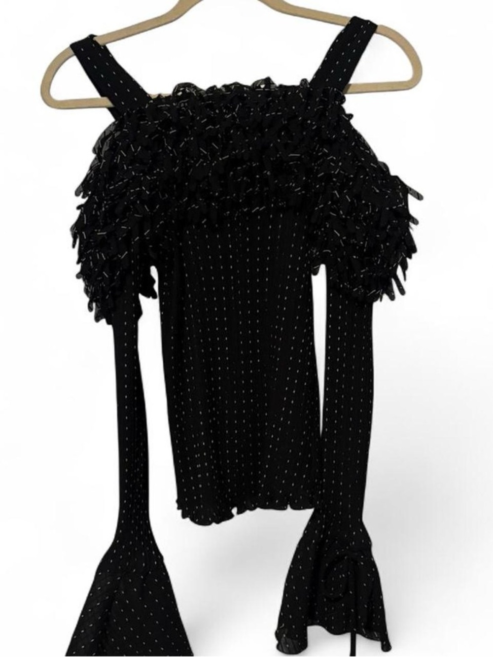 Fun vintage Y2K top with so‎ many details scrunched material bell sleeves